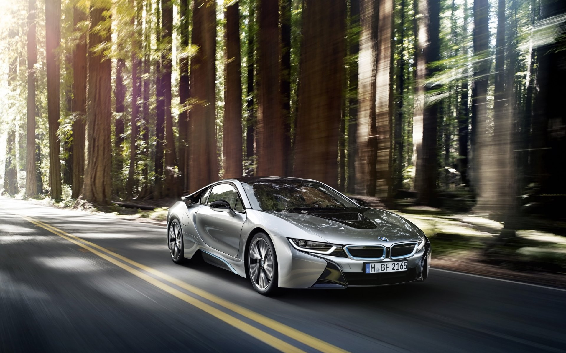 bmw i8 auto bmw auto foresta in movimento