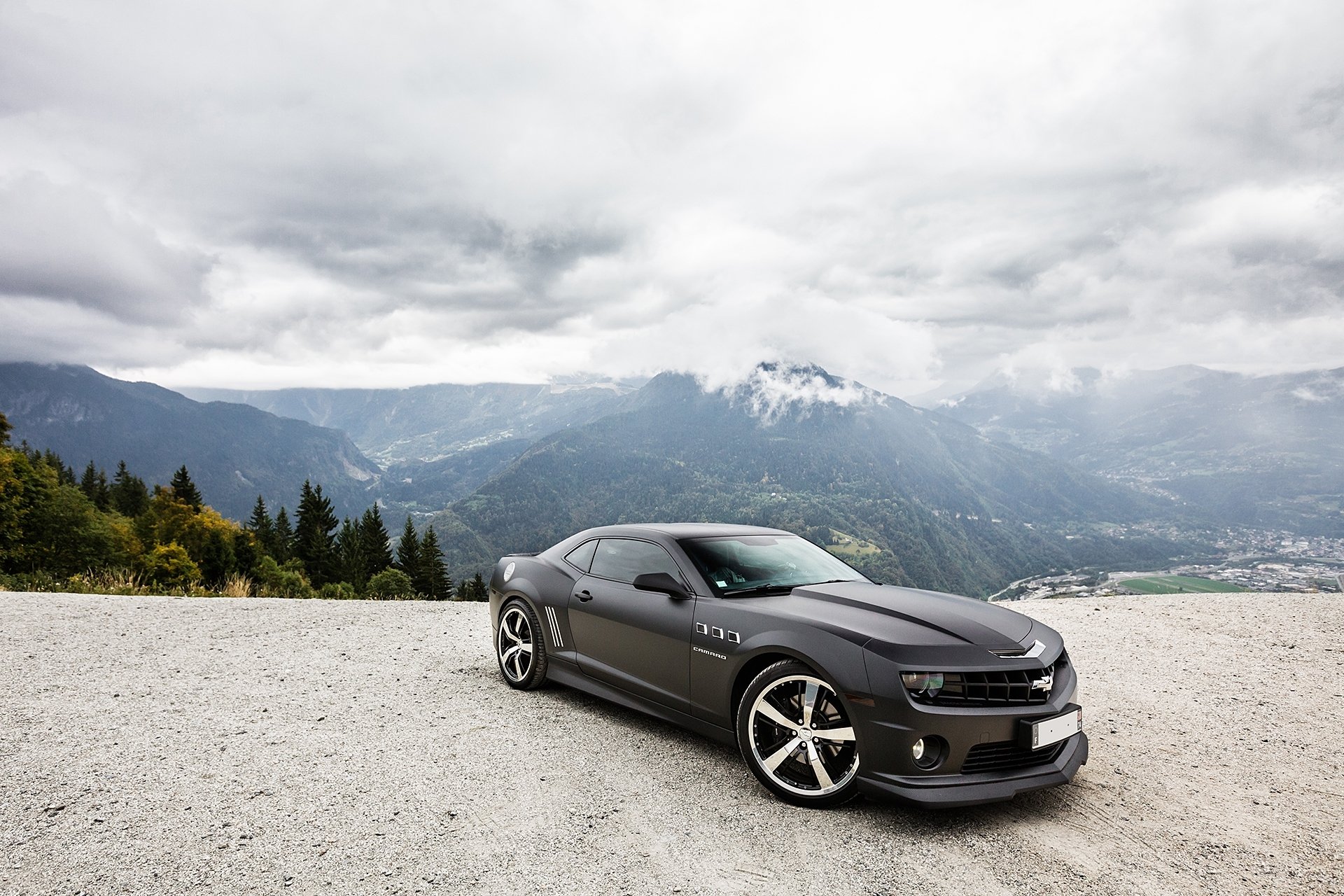 chevrolet camaro ss negro chevrolet camaro ss cielo nubes montañas