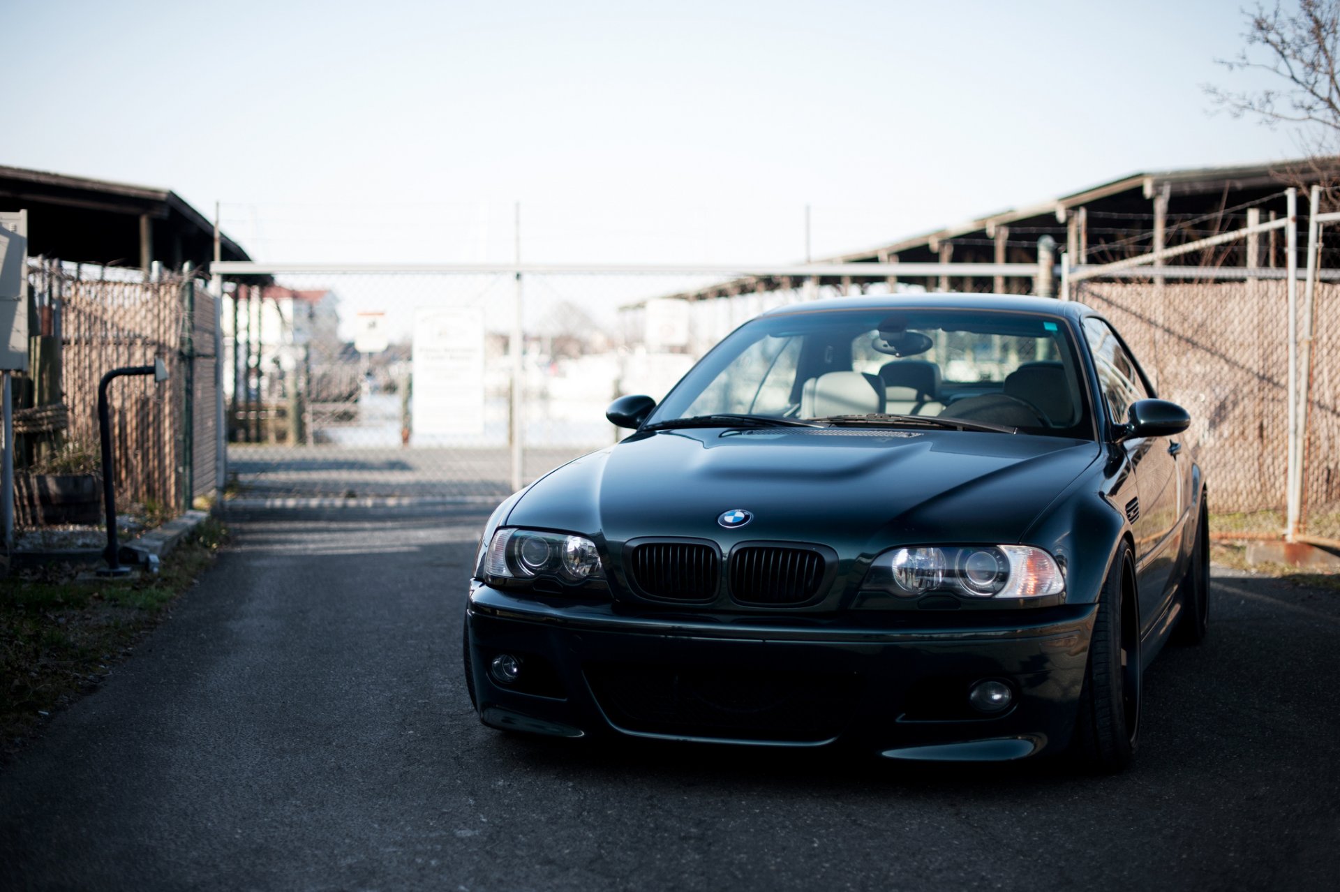 bmw m3 e46 czarny bmw przód ogrodzenie niebo