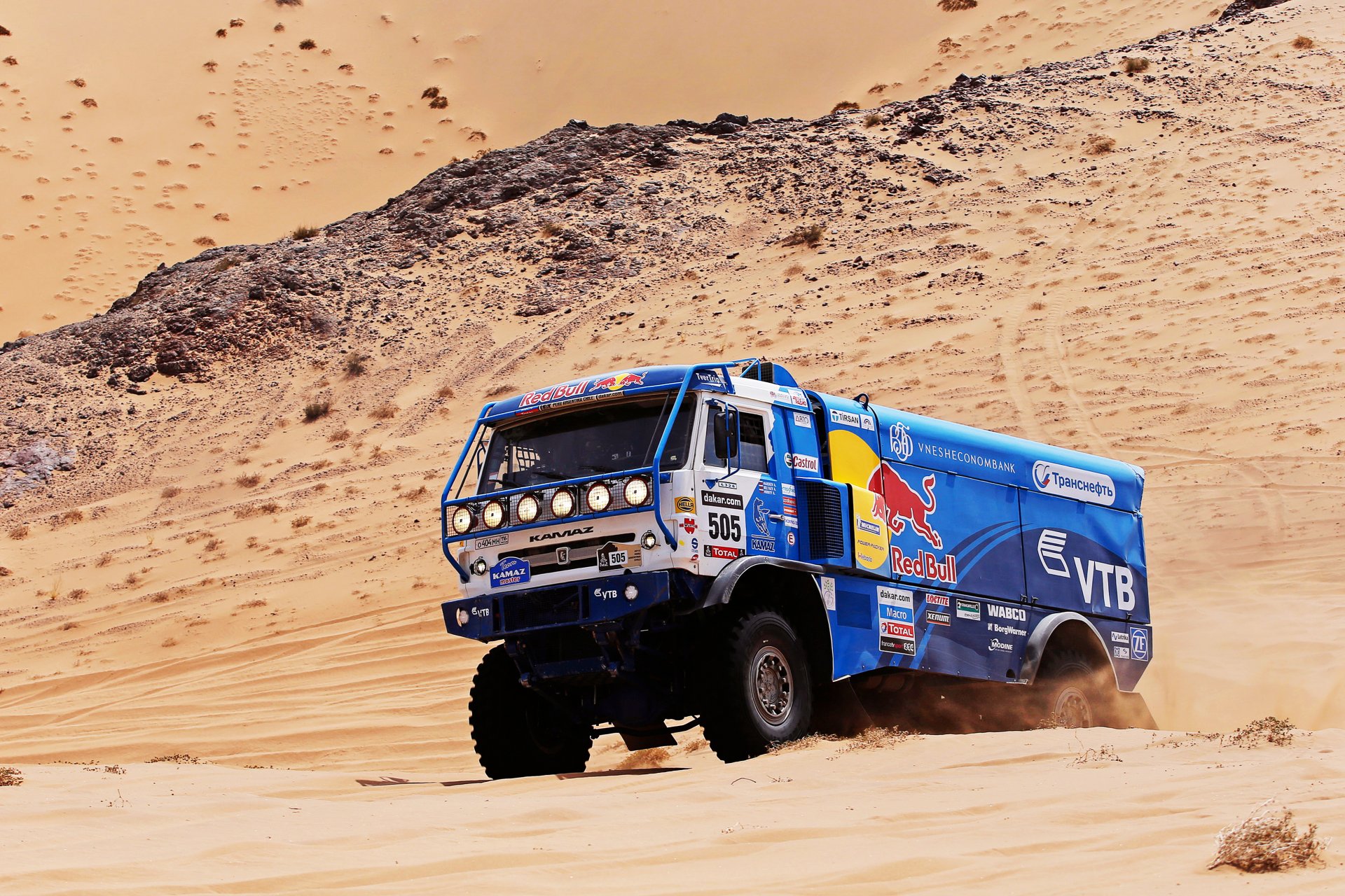 kamaz camion dakar bleu taureau rouge rallye voiture dune sable