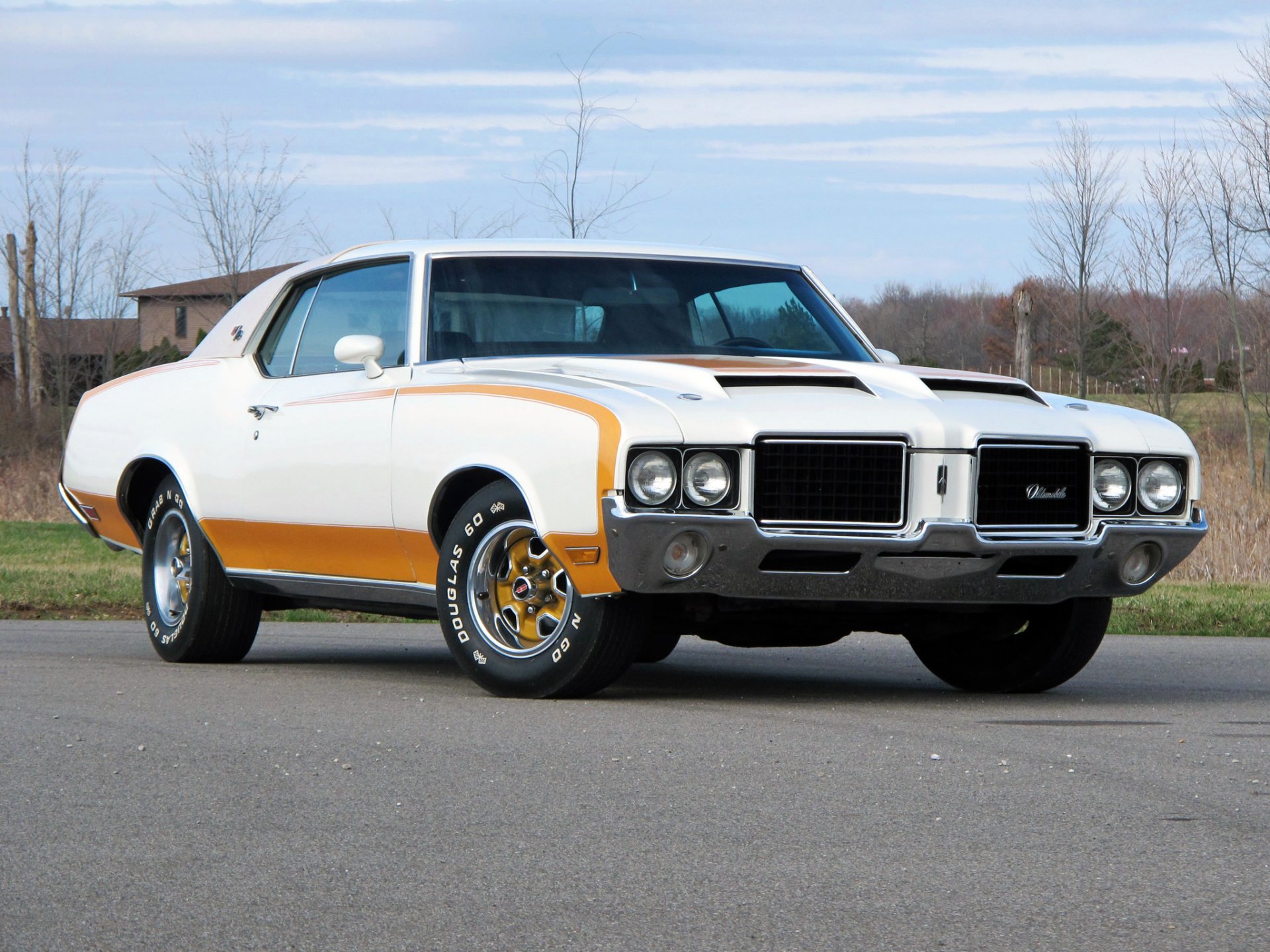 hearst oldsmobile maczeta supreme hardtop coupe indy 500 pace car 1972 oldsmobile muscle car przód