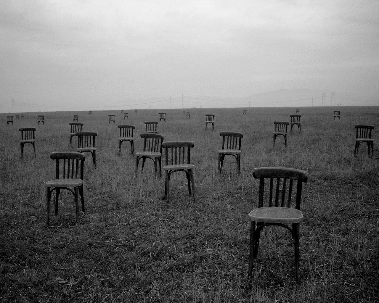 champ photographie chaises solitude