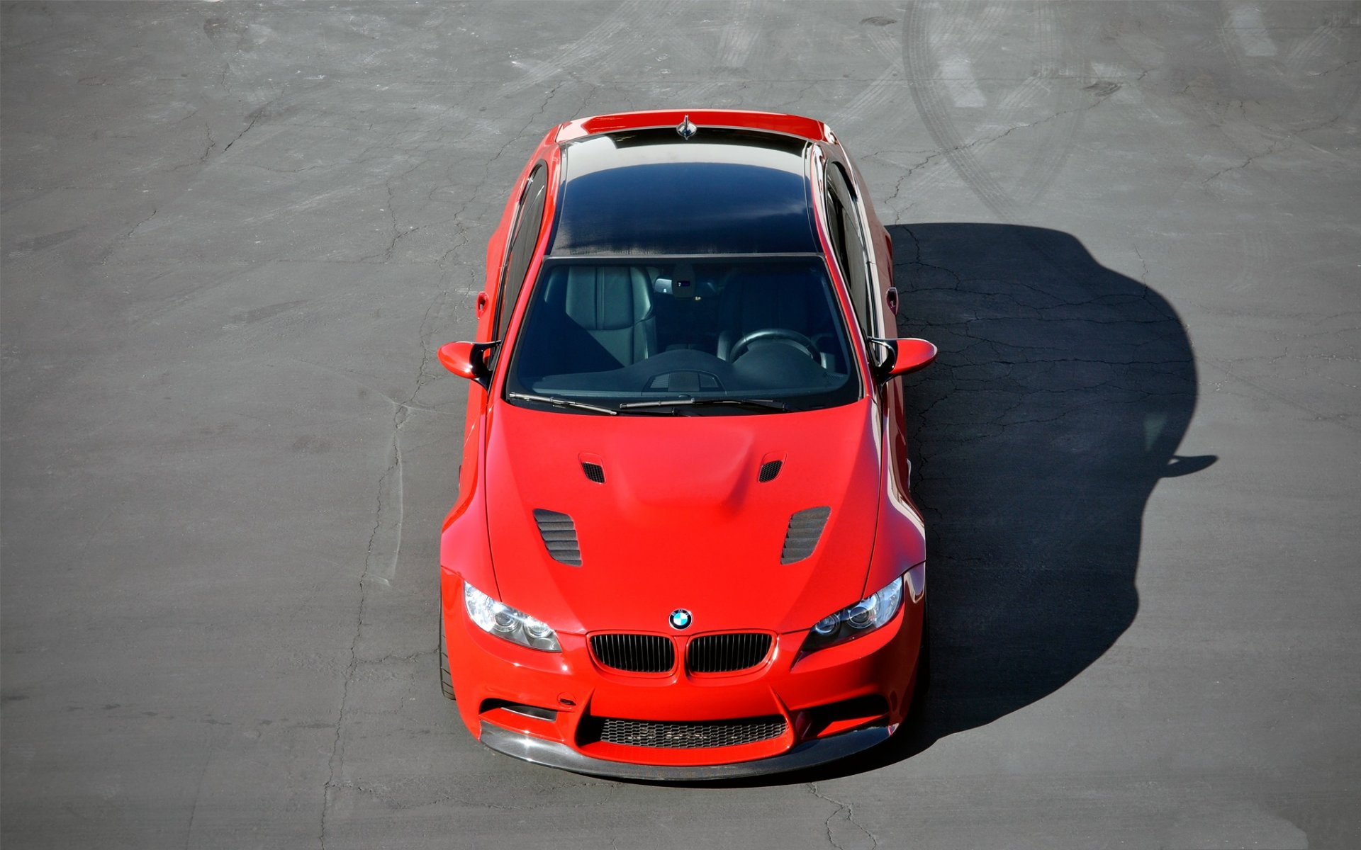 bmw m3 e92 rojo tuning vorsteiner lobo bmw rojo vista superior campana sombra asfalto grietas