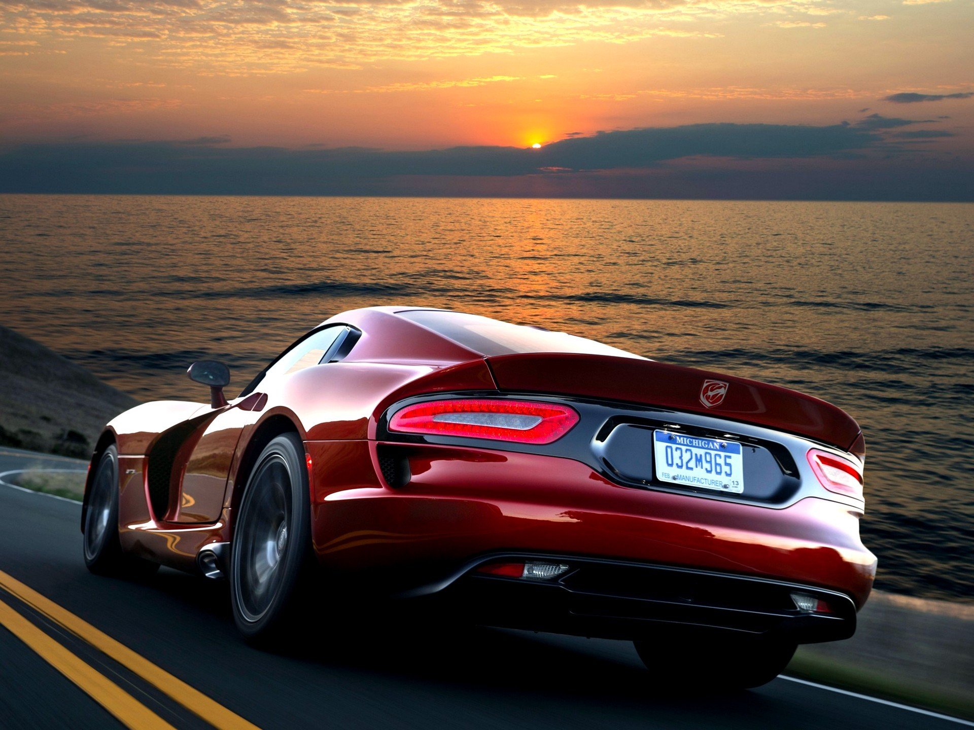 car wallpaper red dodge viper gts srt 2012 speed wallpaper red dodge viper rear evening