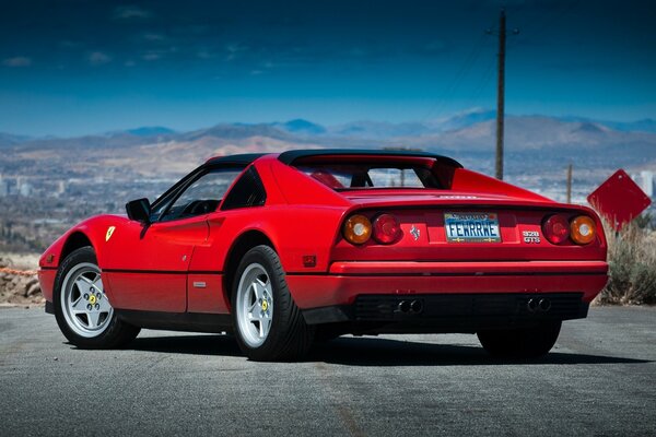 Old School. Ferrari rojo de fuego