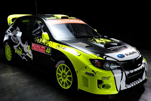 Fotos des Subaru Impreza Rennwagens in Rallye-Lackierung