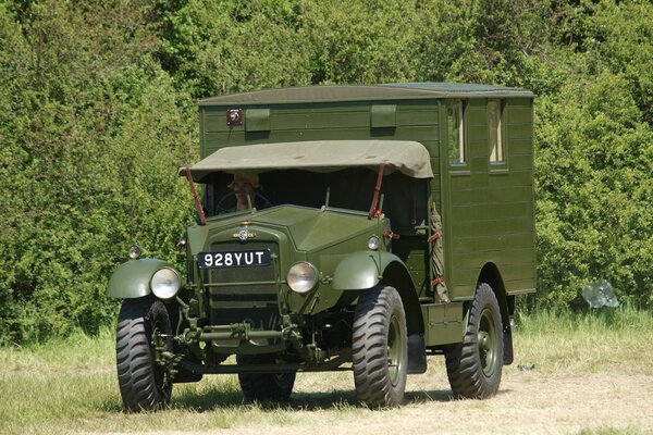 Camión militar británico verde