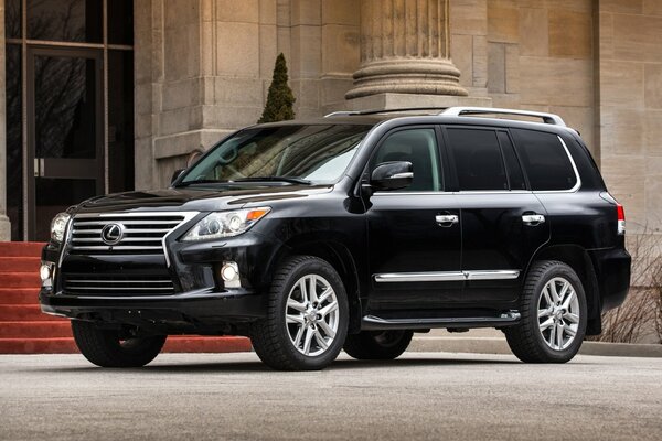 Photos on the streets of Italy: Lexus LX jeep