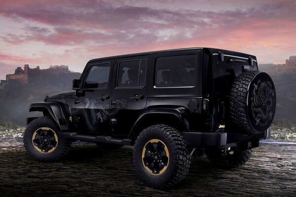 Jeep wrangler nero, vista laterale