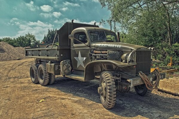 American cross-country truck