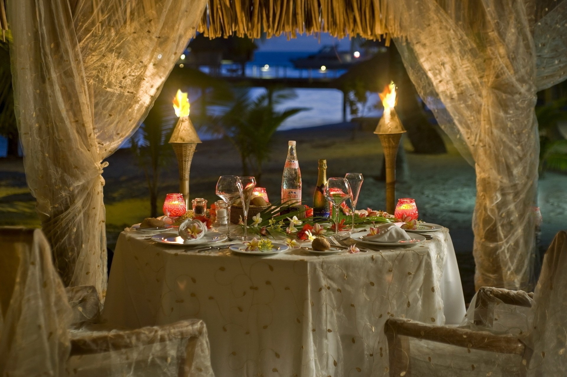 palm beach sea tent torches tableware furniture