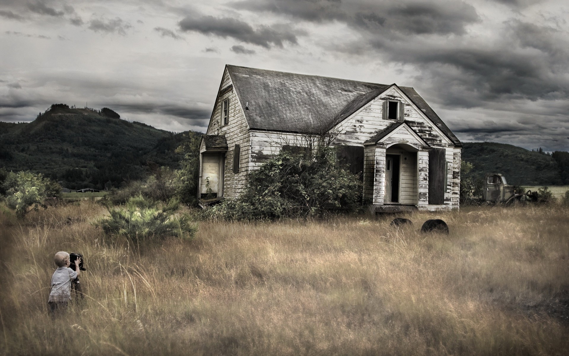 maison photographe garçon caméra herbe