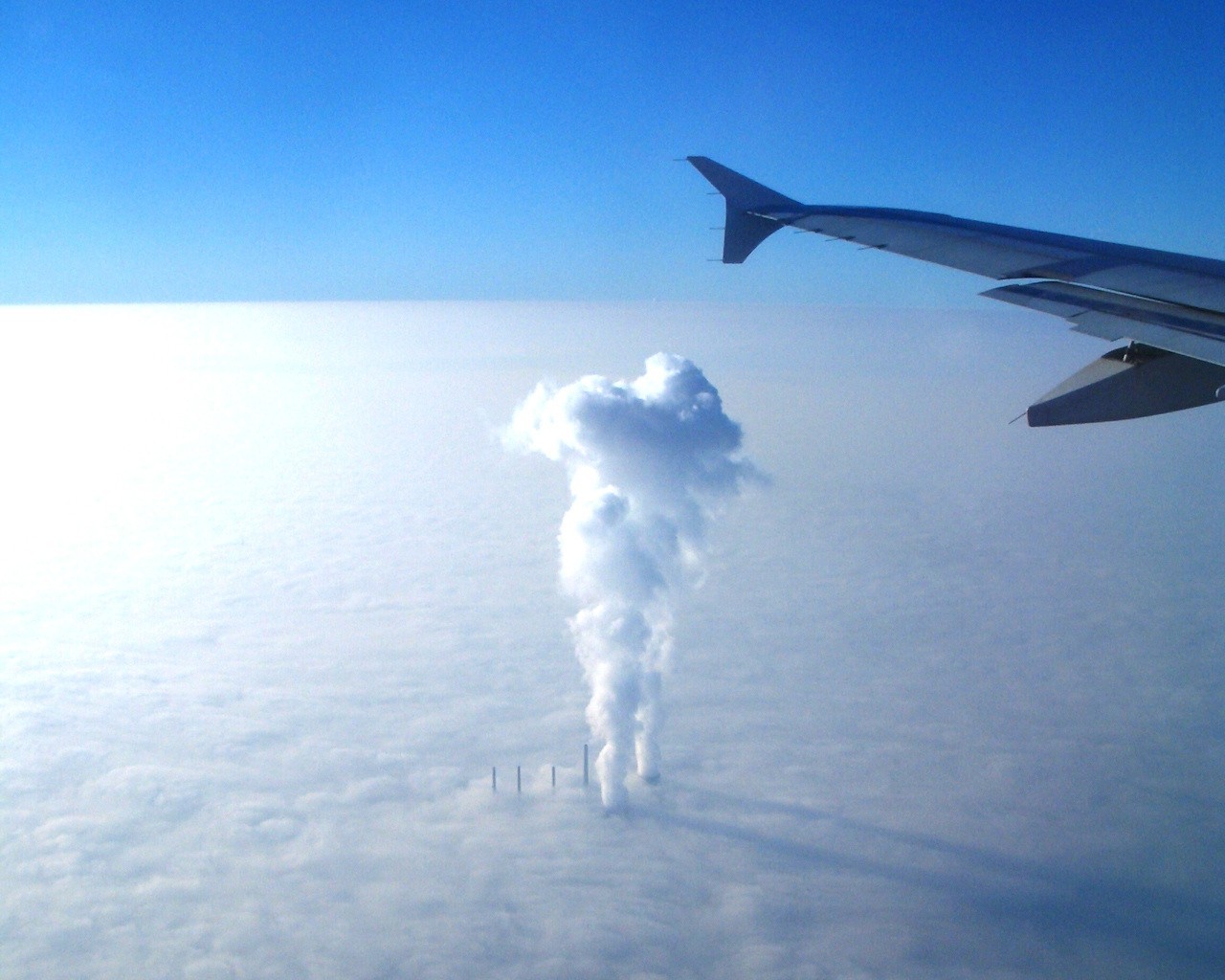 clouds of the tube smoke plane