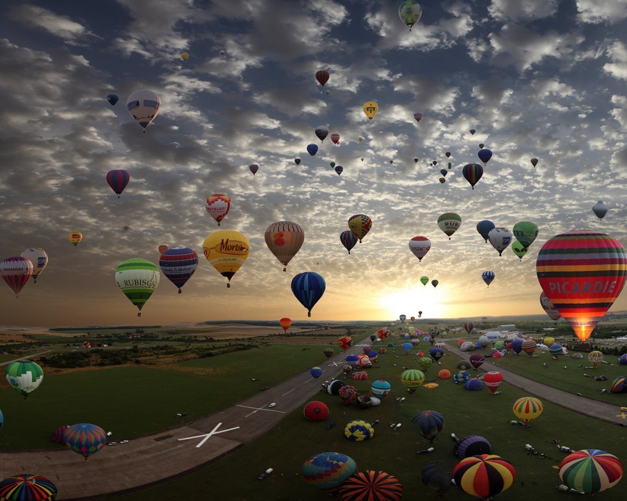 nuvole palloncini sole