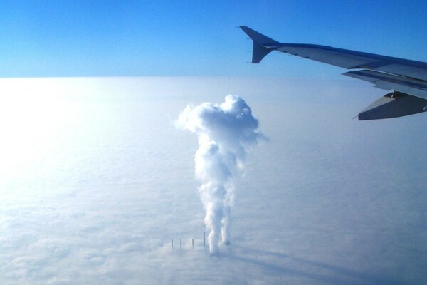 Paysage d avion volant. Pipe fumante