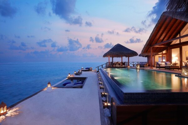 Vue incroyablement belle de l hôtel aux Maldives