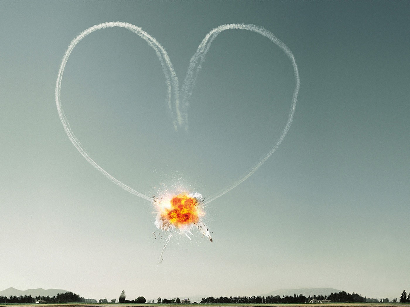 amor corazón explosión aviones cielo