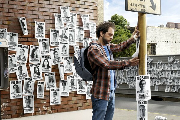 Búsqueda por fotos en postes de la calle