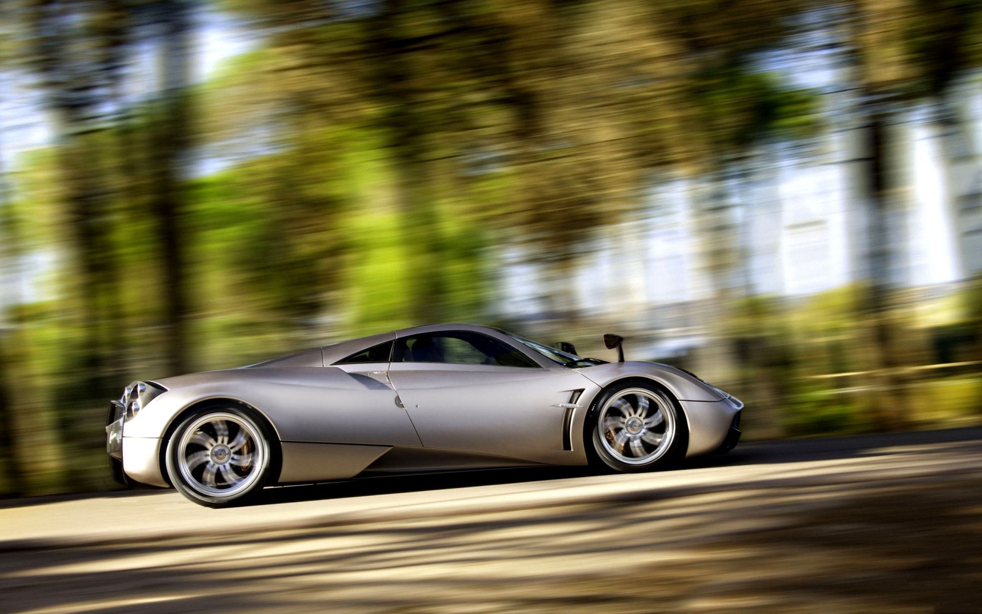 pagani huayra supercar italienne