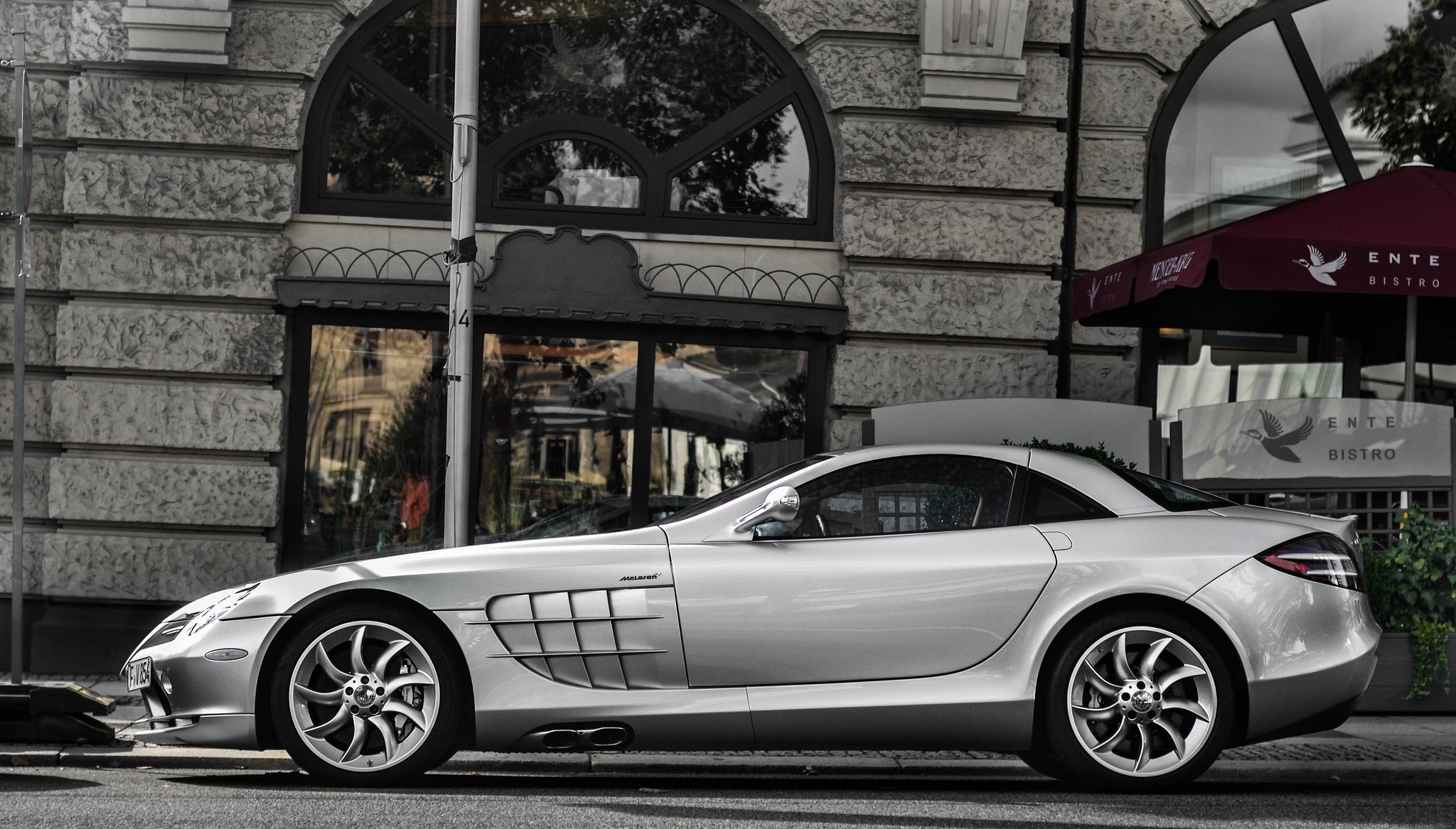 mercedes slr mclaren серебряный улица здание мерседес макларен слр серебро