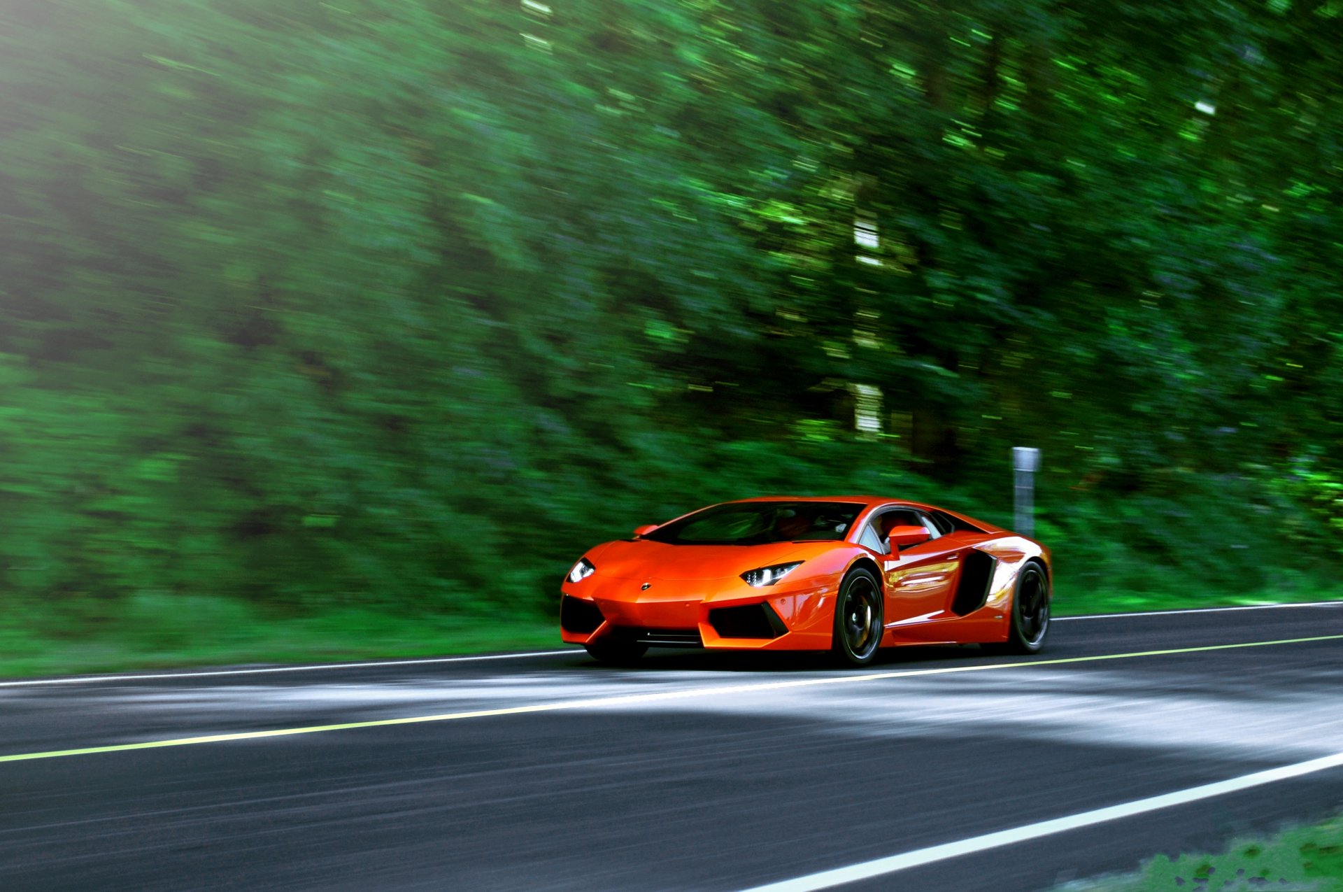 lamborghini aventador lp700-4 orange lamborghini aventador straße geschwindigkeit bäume unschärfe