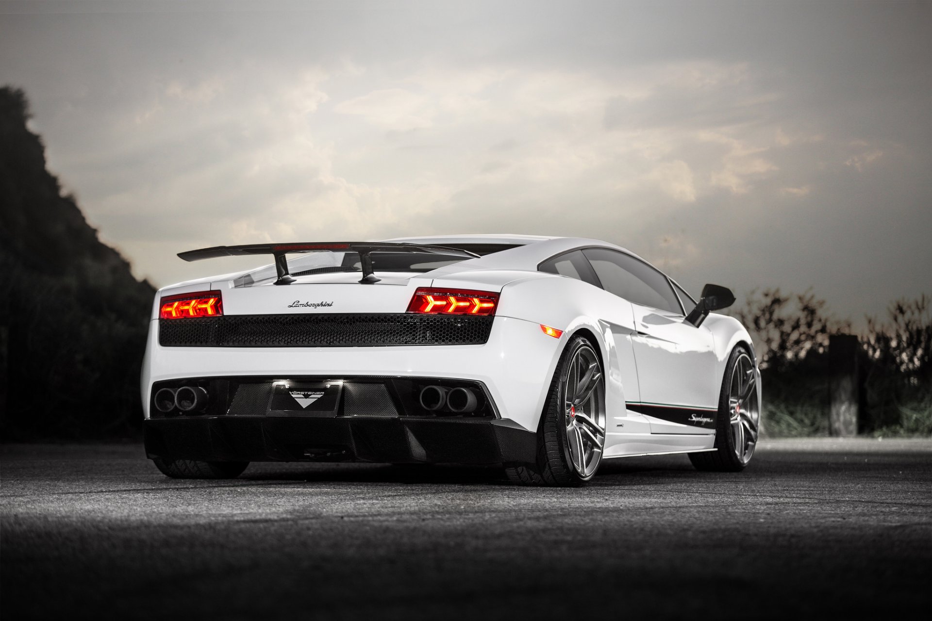 lamborghini gallardo lp570-4 superleggera blanco vorsteiner atrás lamborghini gaiardo cielo