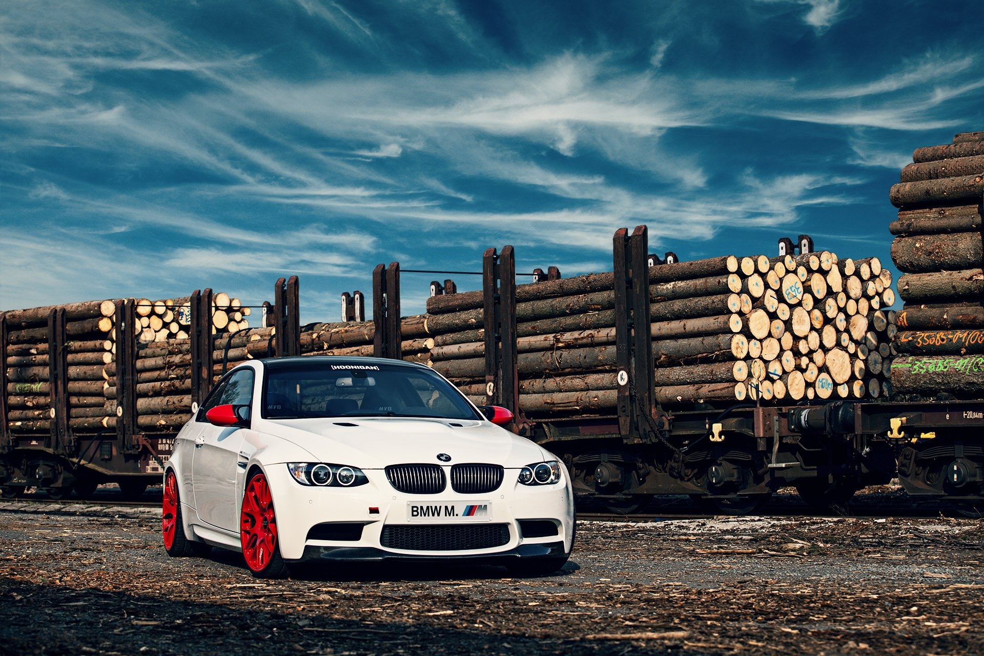 bmw m3 e92 blanc bmw chemin de fer composition rondins