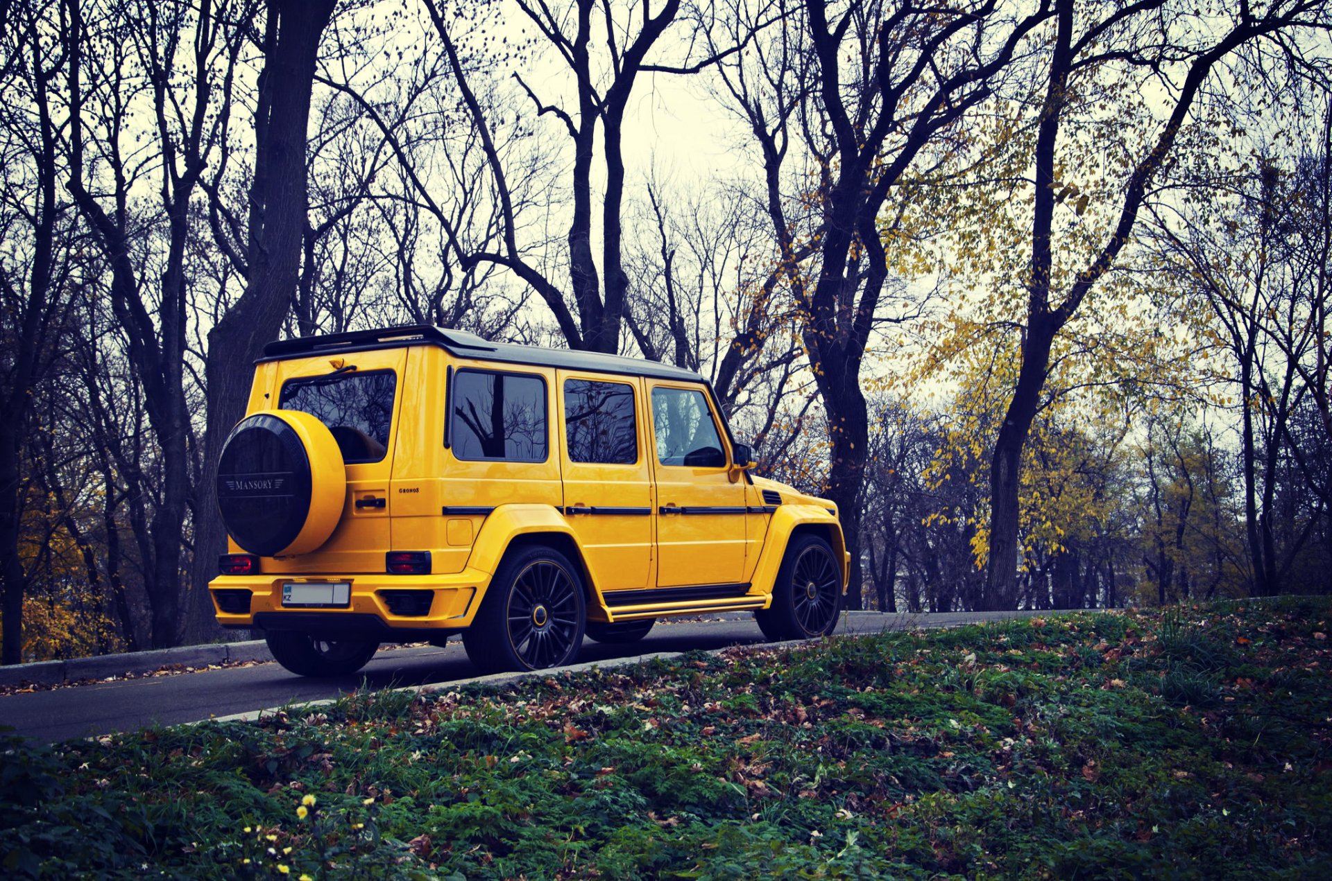 mercedes benz g63 mansory gronos giallo suv autunno mercedes