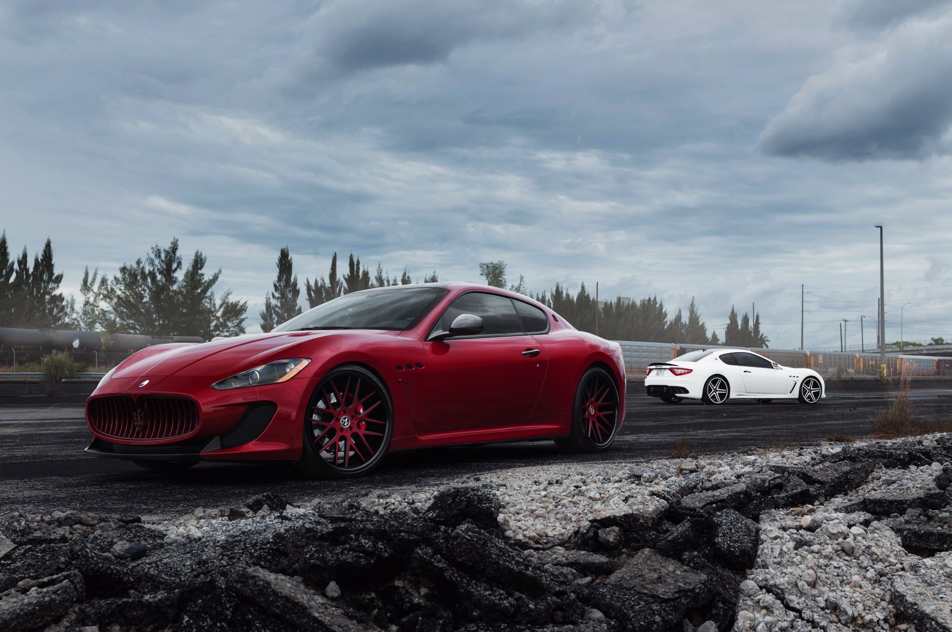 maserati granturismo mc rouge avant blanc arrière maserati gran turismo