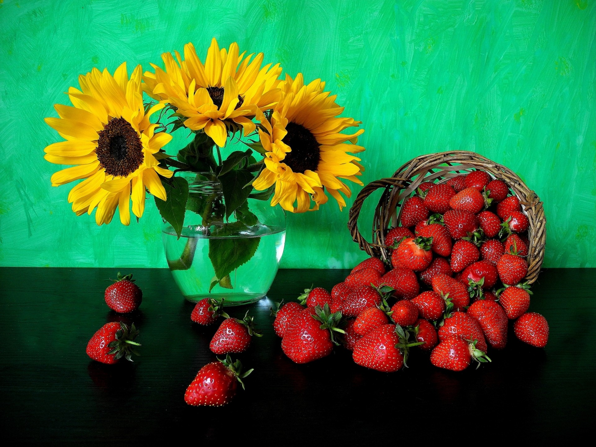 fraise lit baies fleurs tournesols panier