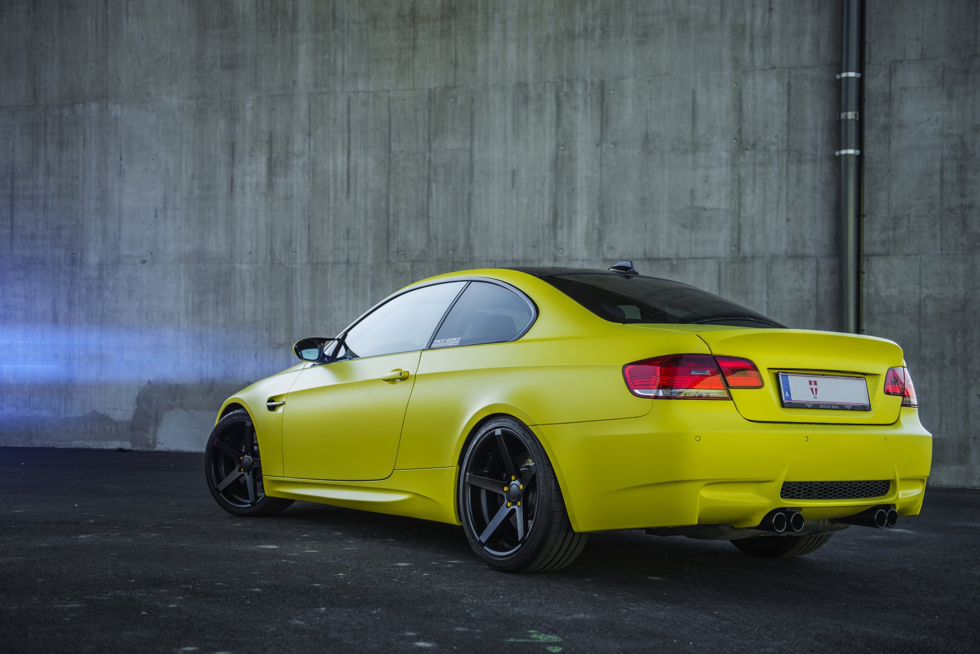 bmw e92 m3 profonde concave bmw tuning jaune jantes arrière pare-chocs