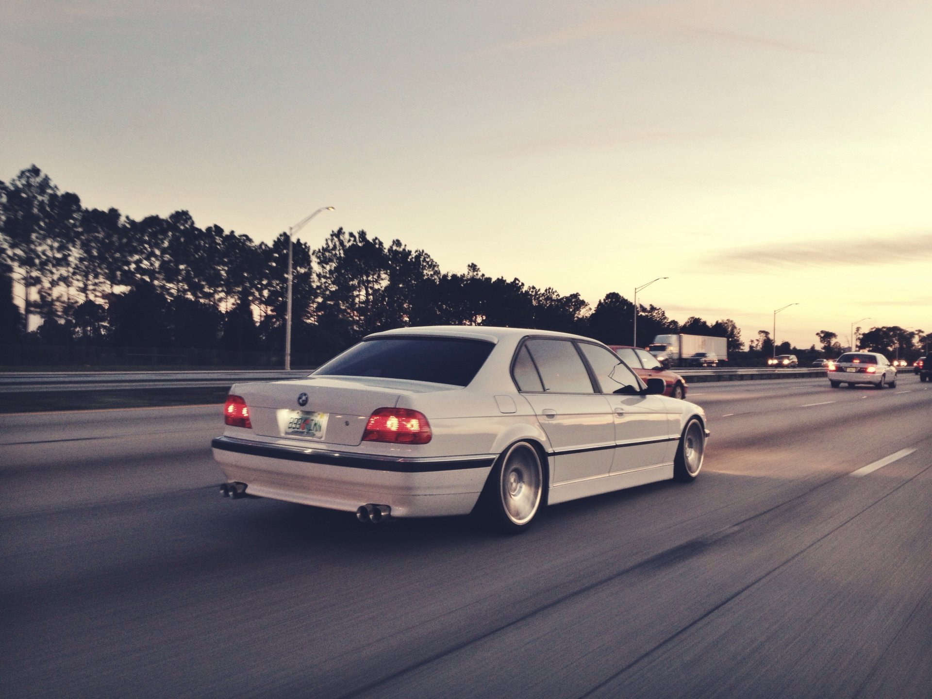 bmw e38 750il bmw blanc vitesse route de l autoroute boomer blanc