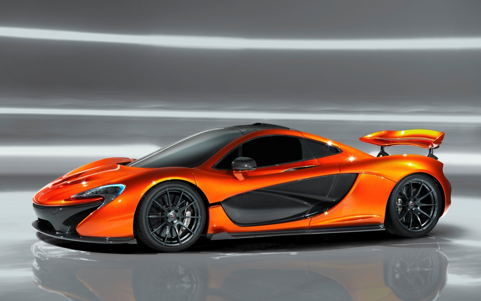 mclaren р1 суперкар