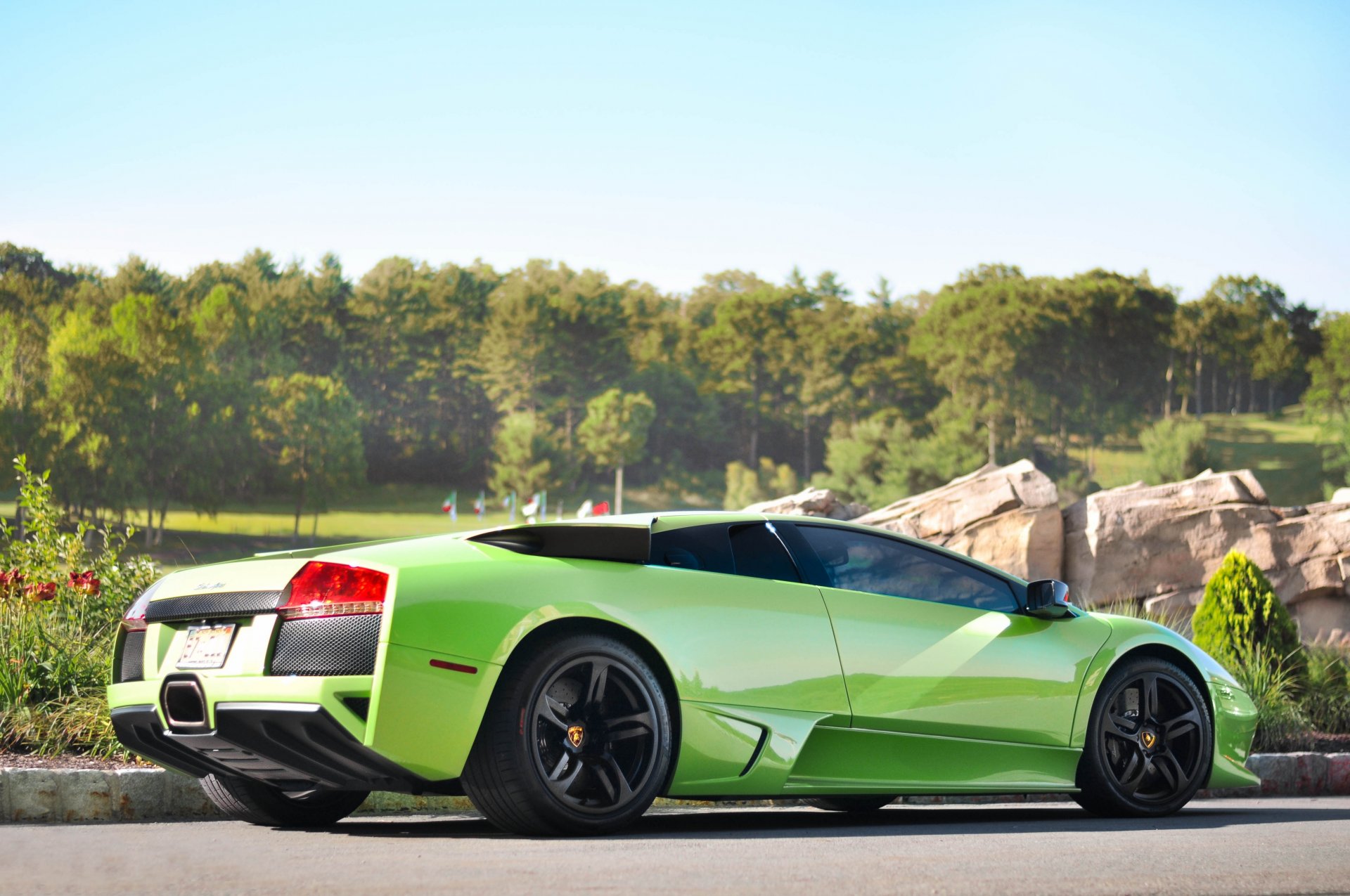 lamborghini murcielago lp670-4 sv green lamborghini murcielago rear view reflection trees sky