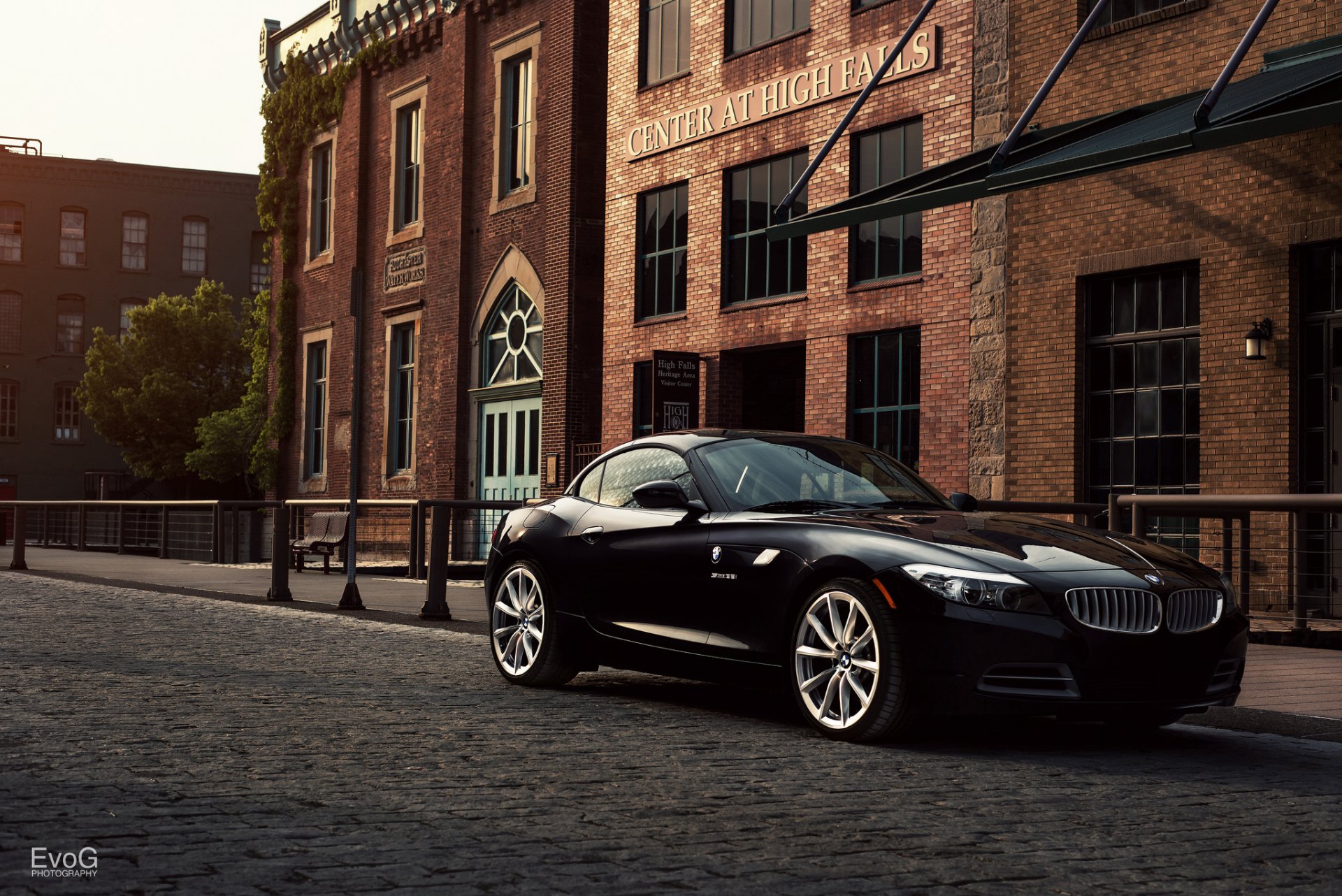 bmw z4 e89 sdrive 35i black front street building