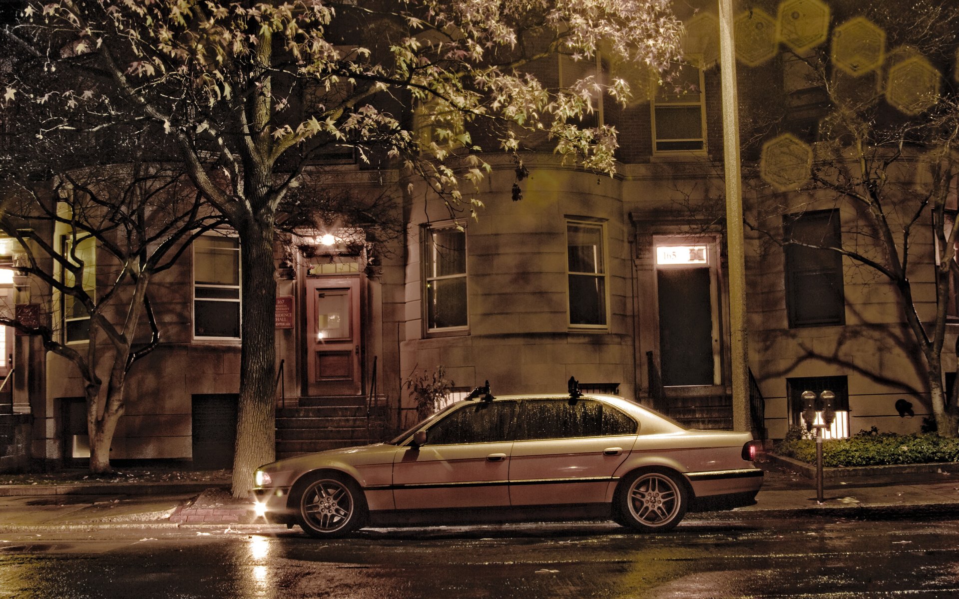 bmw 750 e38 town street light night rain building house boomer bumer seven