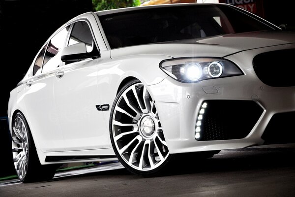 Tuning BMW activgibrib sur de belles Jantes en alliage