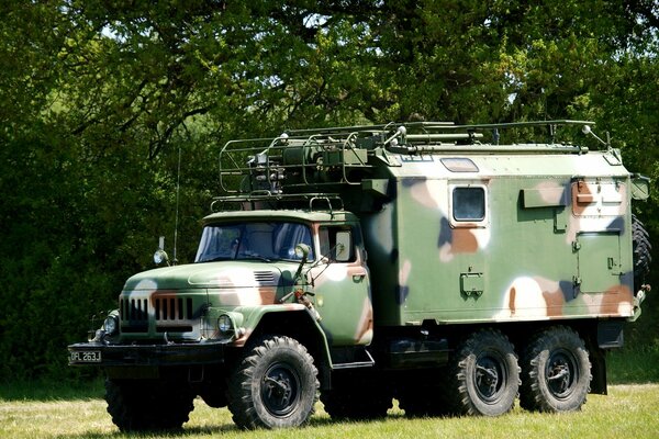 Radziecki samochód ciężarowy ZIL-131 wersja wojskowa