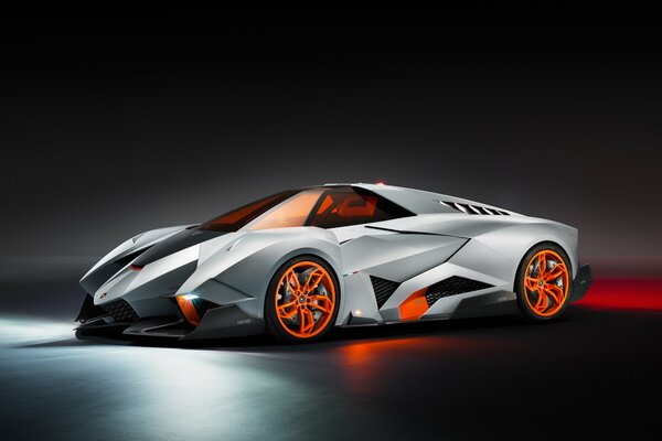 Cooler und sehr mächtiger Lamborghini des Egoisten