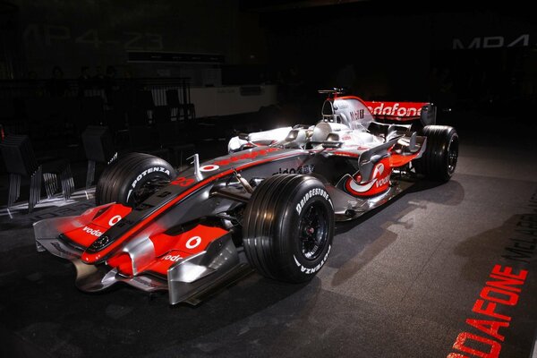 Une voiture de formule 1 en attente d une course