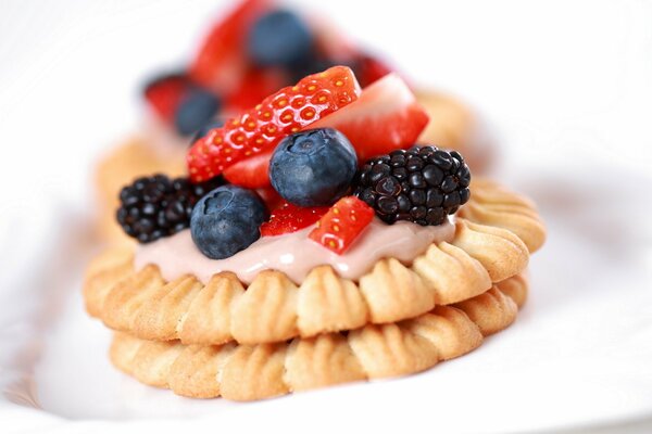 Cookies with fresh wild berries