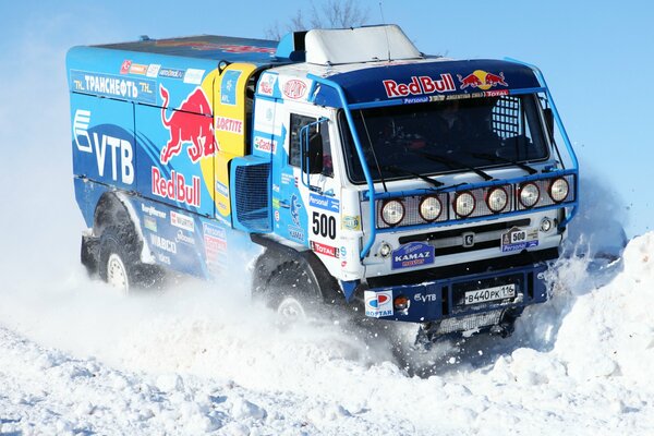 KamAZ aus dem Dakar-Rennen im Schnee