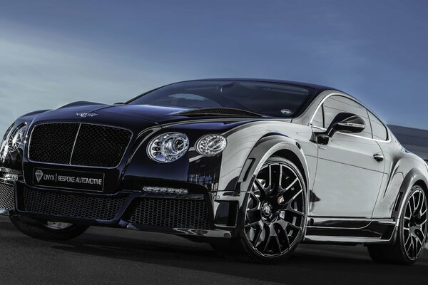 Tapeta z czarnym lustrem bentley