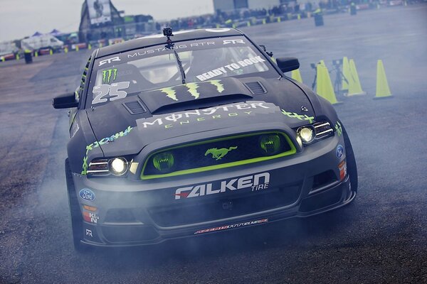 Auto Ford Mustang auf Drift