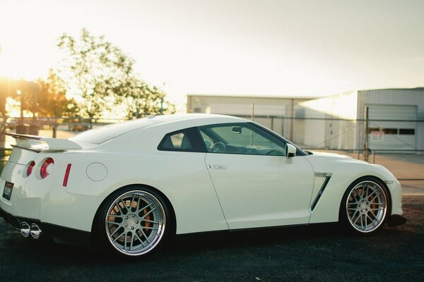 Impresionante blanco Sport Car GT-R