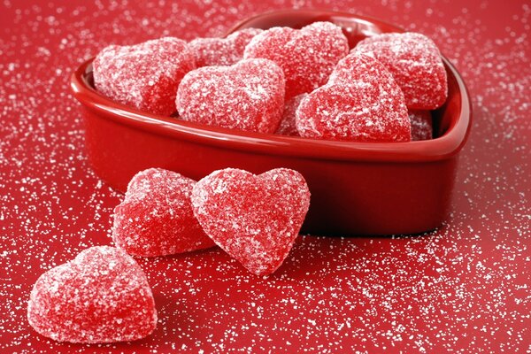 Image d un cadeau sucré en forme de coeur, bonbons dans une boîte