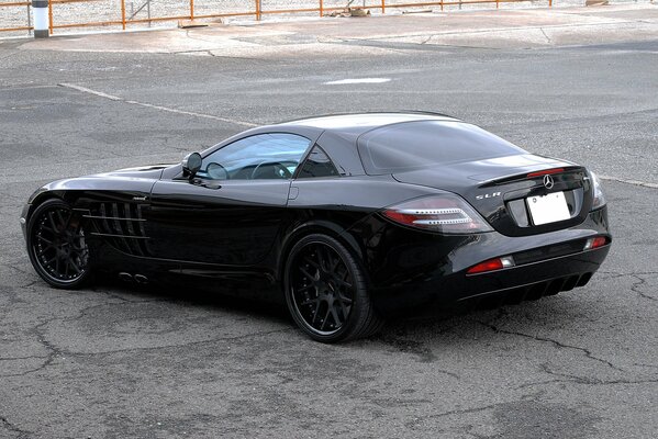 Mercedes benz negro, slr Mclaren