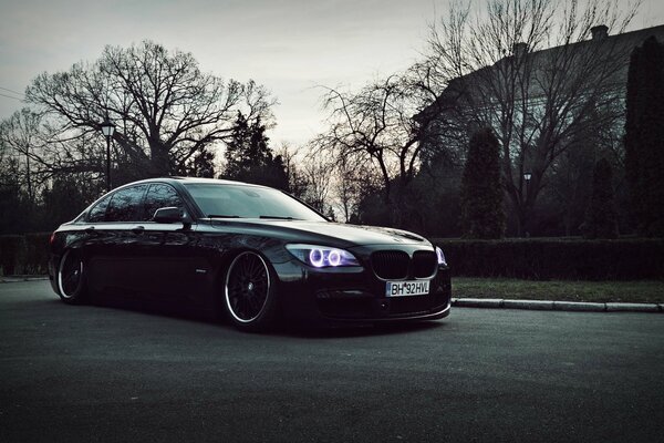 Schwarzer Bmw 7er Tuning