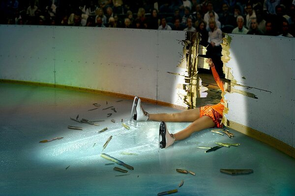 A figure skater in an orange suit broke through the court