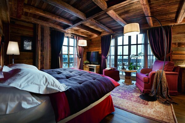 Gemütliches Schlafzimmer mit Holzdecken